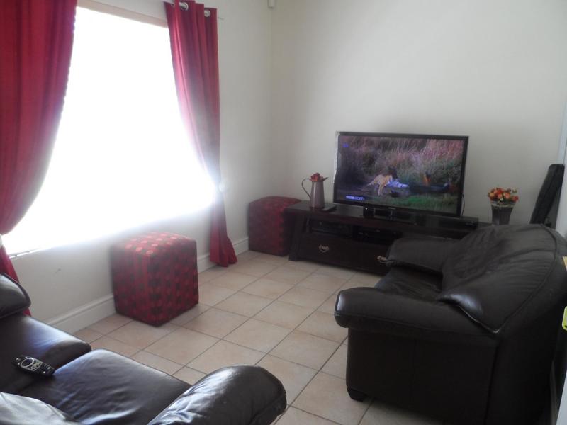 To Let 3 Bedroom Property for Rent in Zevenzicht Western Cape